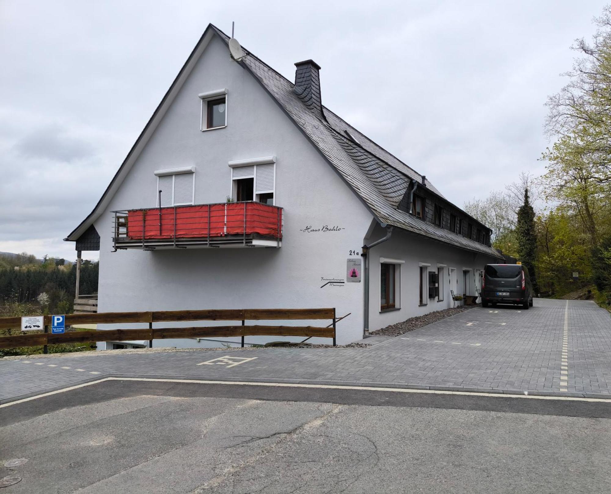 Haus Bahlo - Ferienwohnungen Attendorn Eksteriør billede